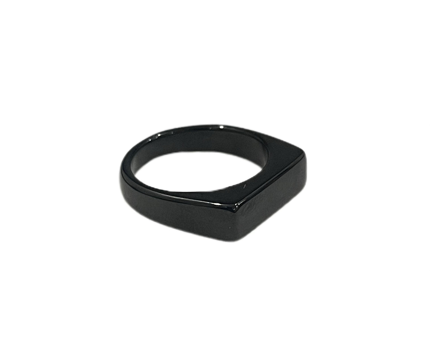 Black Ring – Bold, Modern & Timeless